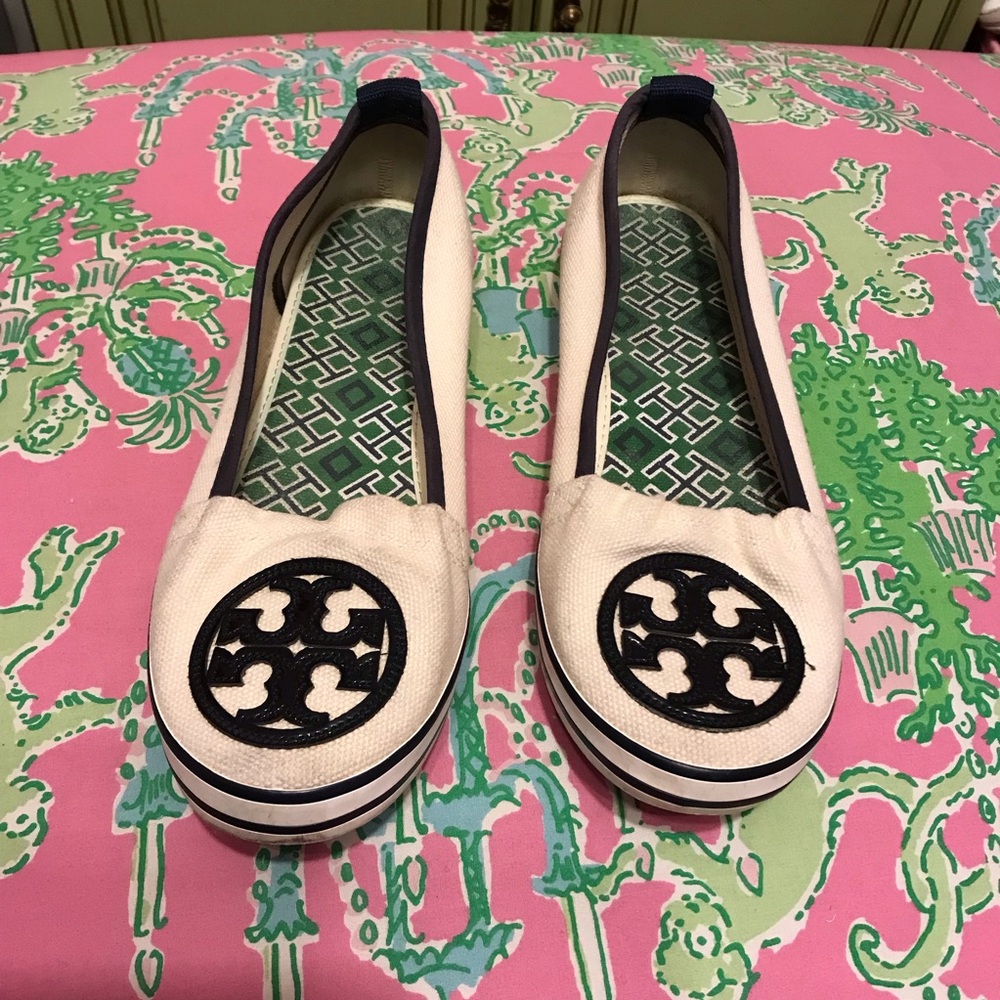 Tory Burch Raymond navy and cream canvas slip on shoes size 6